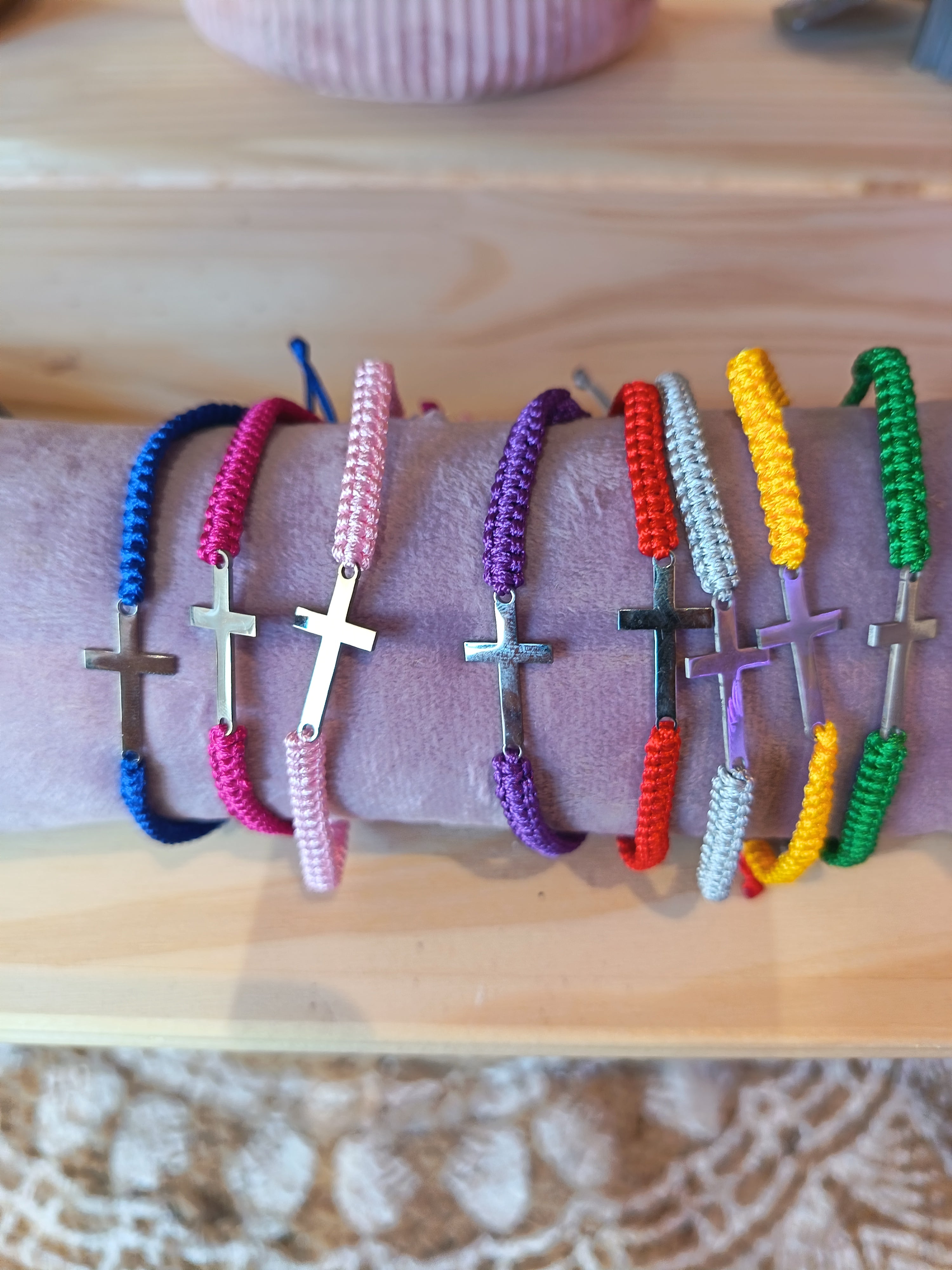 Bracelet cordon croix métal – Ajustable  coloré