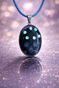 🌌 Collier “Nuit Galactique” – Résine & Éclats Lumineux